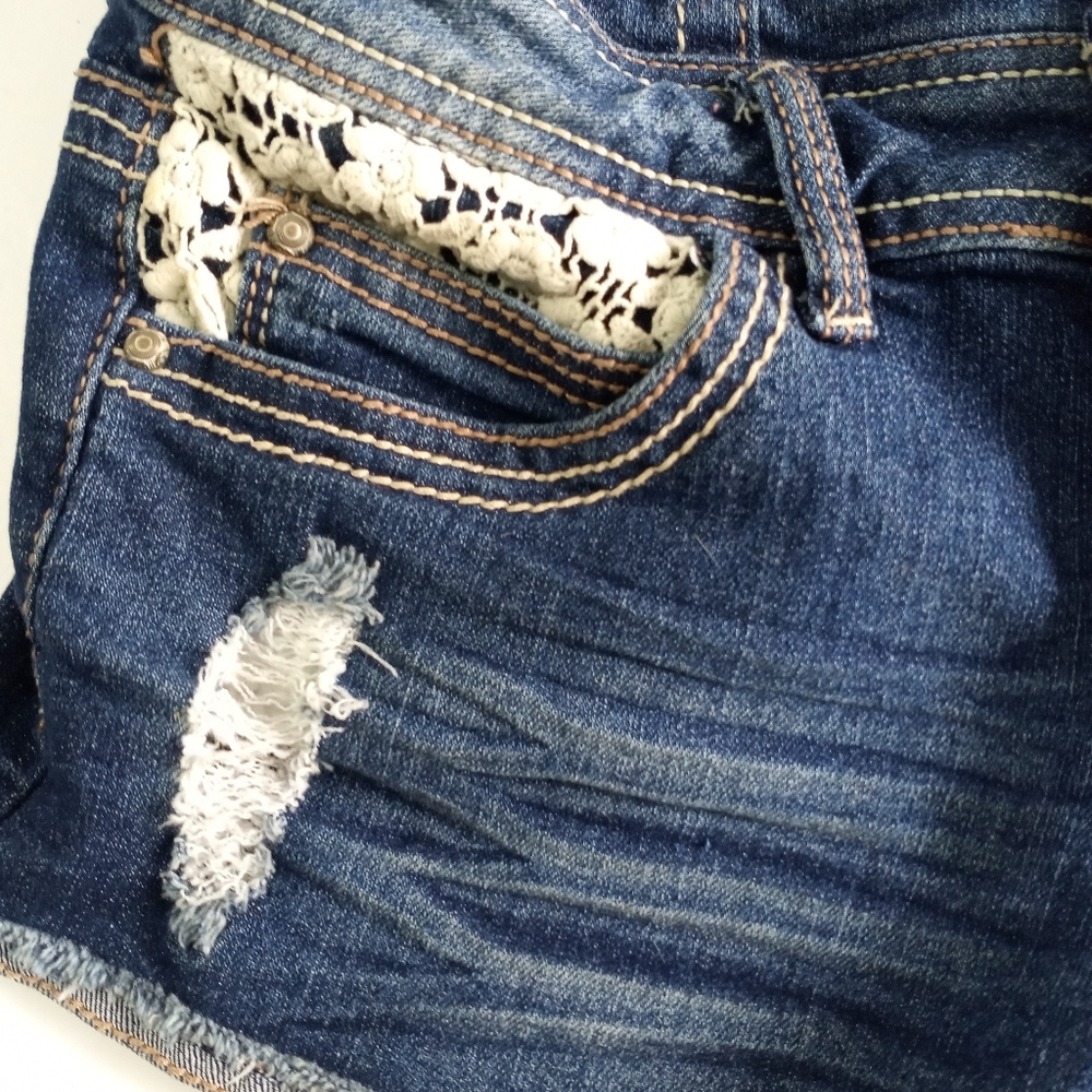 Almost Famous Bibs Jean Shorts Embellished Size 5 - Picture 7 of 16